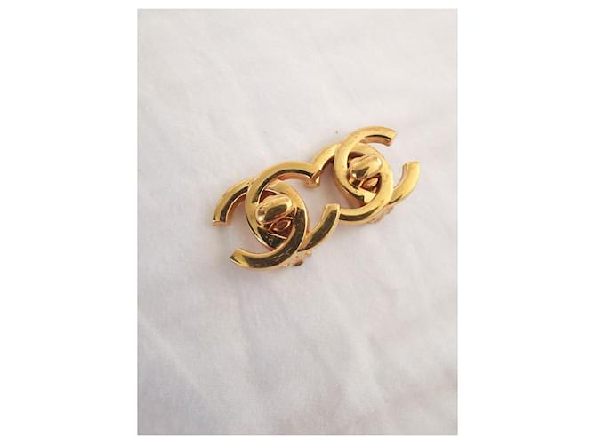 Orecchini vintage Chanel Turnlock D'oro - vista 5