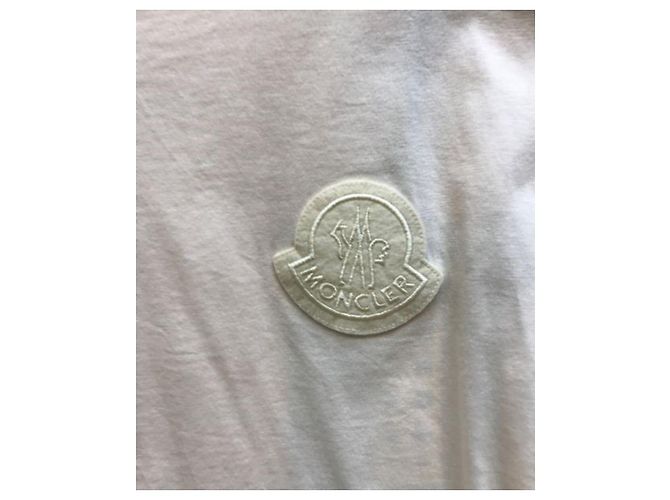 T-shirt Moncler con patch logo rosa in cotone - vista 3