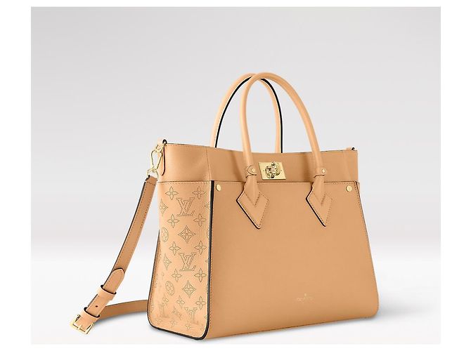 Louis Vuitton LV sulla mia borsa laterale GM Beige - vista 2