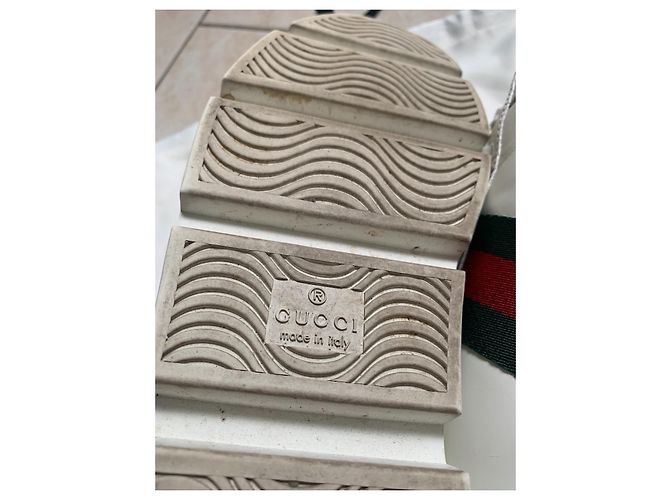 Taglia della sneaker con plateau Gucci Ace 40 Bianco - vista 10
