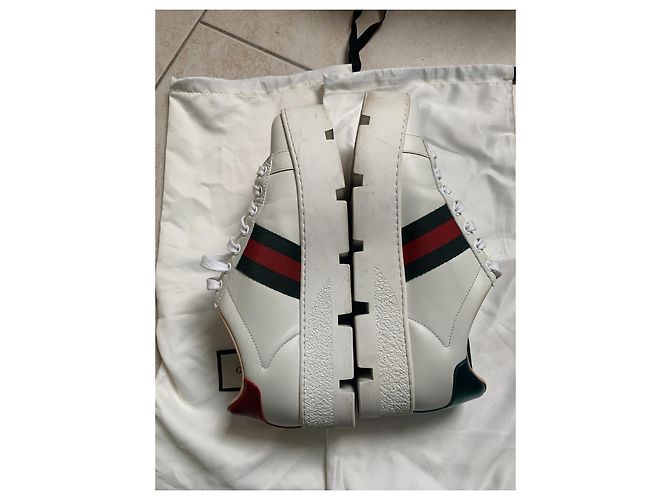 Taglia della sneaker con plateau Gucci Ace 40 Bianco - vista 3