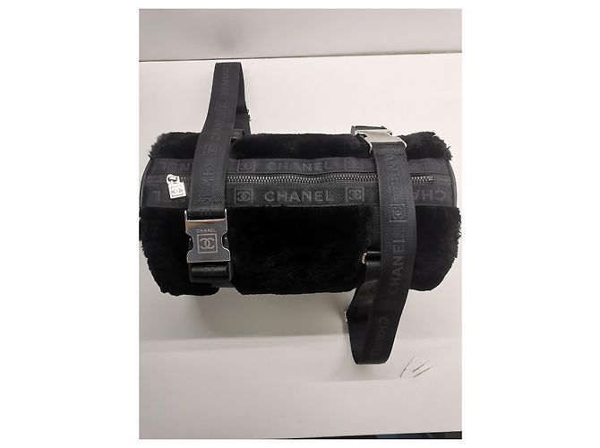 Borsa Chanel Duffel in pelle e ecopelliccia nera Nero - vista 3