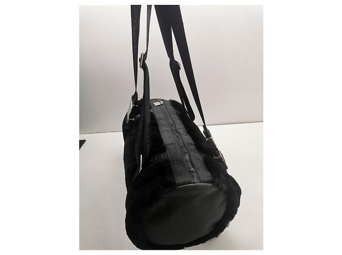 Borsa Chanel Duffel in pelle e ecopelliccia nera Nero - vista 5
