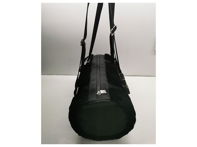 Borsa Chanel Duffel in pelle e ecopelliccia nera Nero - vista 6