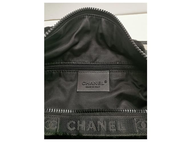 Borsa Chanel Duffel in pelle e ecopelliccia nera Nero - vista 7