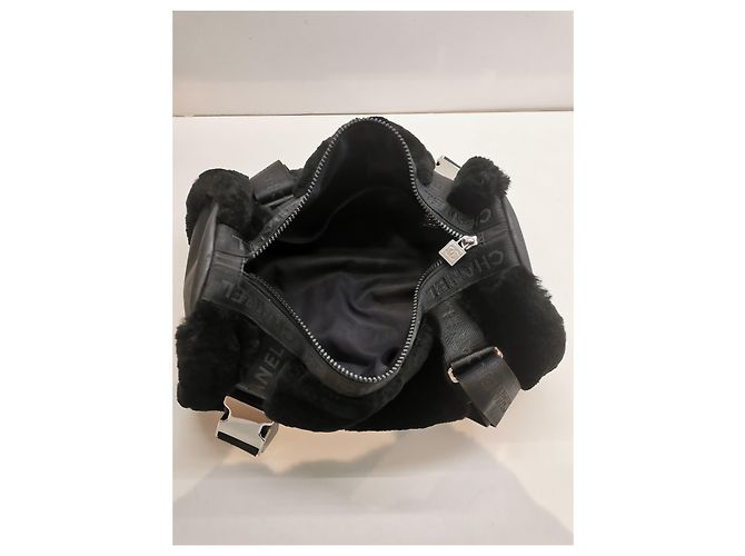 Borsa Chanel Duffel in pelle e ecopelliccia nera Nero - vista 8
