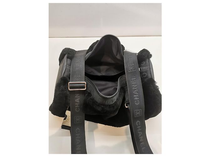 Borsa Chanel Duffel in pelle e ecopelliccia nera Nero - vista 9
