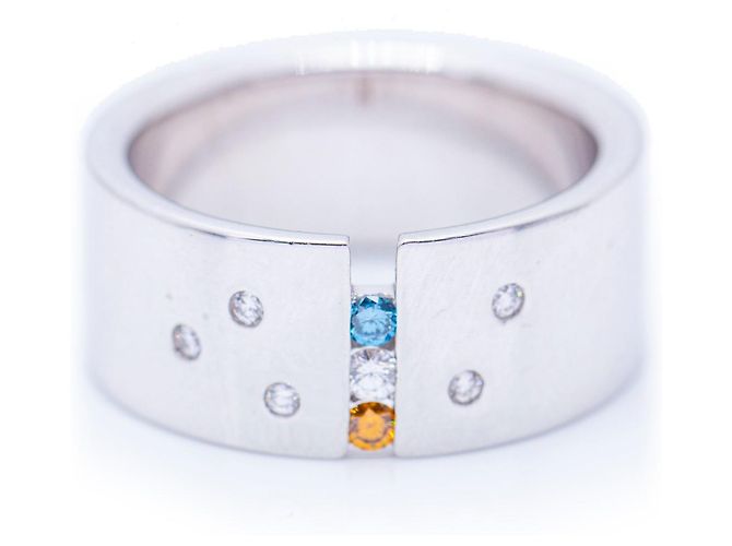 Autre Marque Anello in Oro con Diamanti Bianchi e Fancy Bianco Blu - vista 2