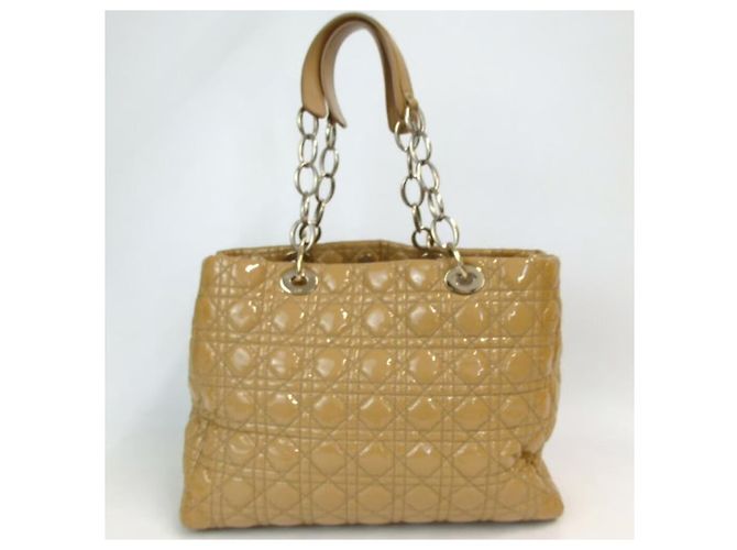 Bolso Christian Dior Soft Dior de charol beige - vista 2