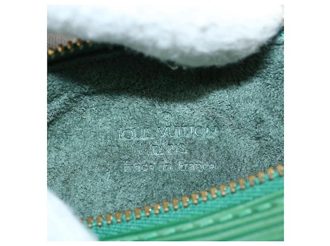 LOUIS VUITTON Epi Soufflot Pouch Verde LV Auth 57886 - vista 10
