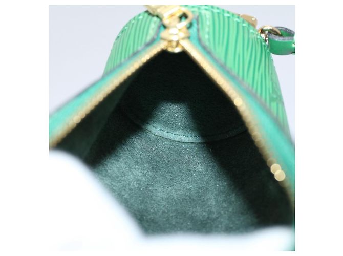 LOUIS VUITTON Epi Soufflot Pouch Verde LV Auth 57886 - vista 19