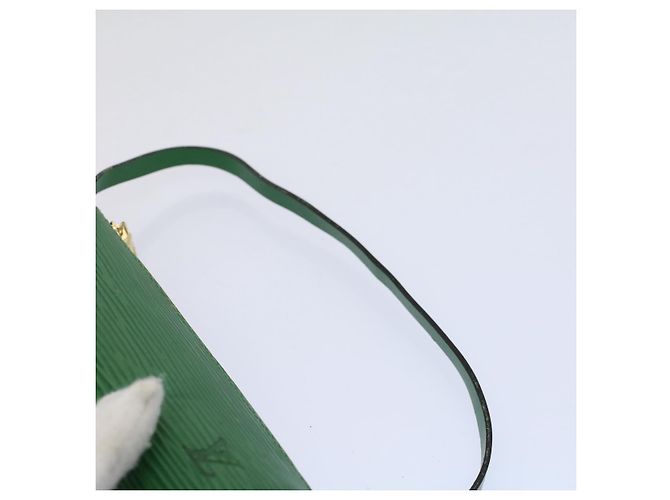 LOUIS VUITTON Epi Soufflot Pouch Verde LV Auth 57886 - vista 8