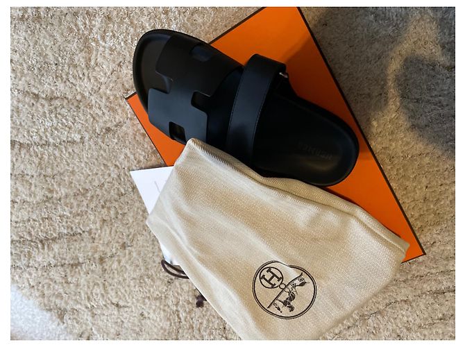 Hermès Cyprus leather sandals black - view 3