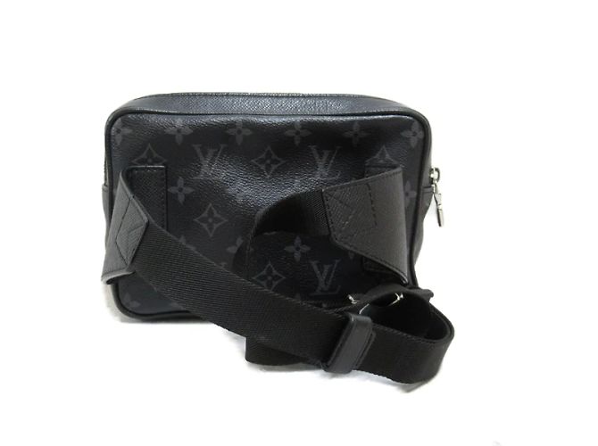 Bumbag Louis Vuitton Marsupio da esterno Taiga M30245 Nero - vista 2