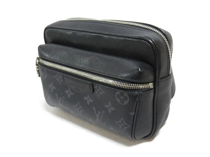 Bumbag Louis Vuitton Marsupio da esterno Taiga M30245 Nero - vista 3