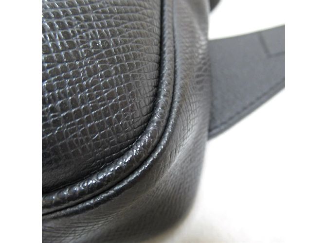 Bumbag Louis Vuitton Marsupio da esterno Taiga M30245 Nero - vista 9