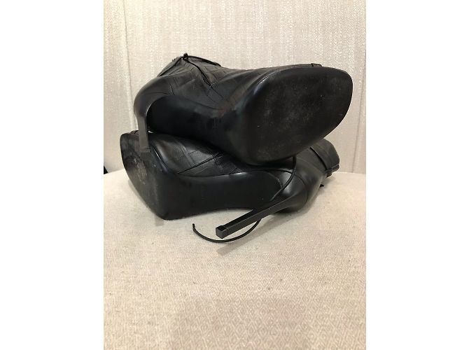SAINT LAURENT Botines T.EU 38.5 Cuero Negro - vista 5