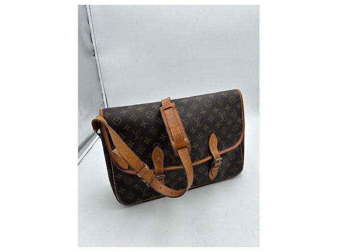 Gibeciere Louis Vuitton Gibecière Borsa a mano marrone in tela - vista 2
