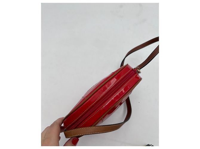 Sac à bandoulière Salvatore Ferragamo en cuir verni rouge - vue 8