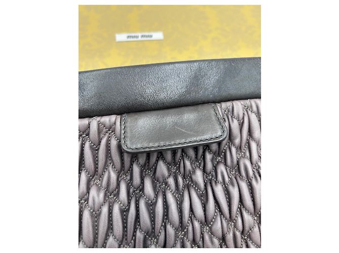 Clutch Miu Miu in pelle nappa plissé marrone Marrone scuro - vista 2