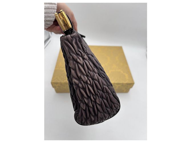 Clutch Miu Miu in pelle nappa plissé marrone Marrone scuro - vista 4