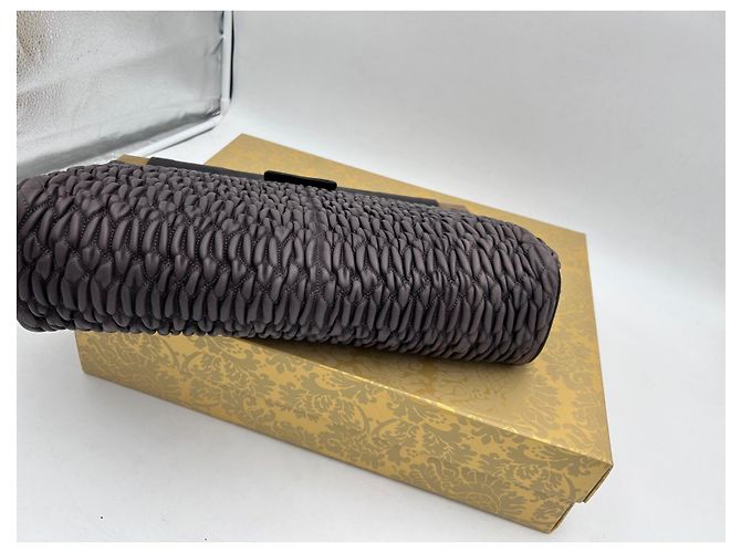 Clutch Miu Miu in pelle nappa plissé marrone Marrone scuro - vista 5