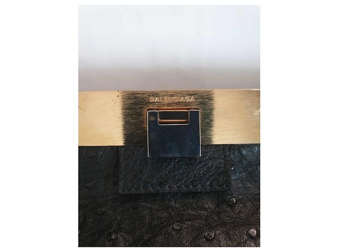 Balenciaga Le Dix Borsa a Secchiello Nera in Pelle di Struzzo Nero - vista 11
