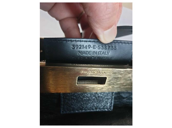 Balenciaga Le Dix Borsa a Secchiello Nera in Pelle di Struzzo Nero - vista 5