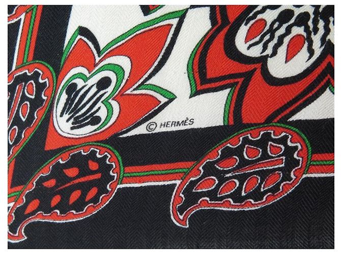 Hermès HERMES-SCHAL BLUMEN UND BLÄTTER AUS SCHWARZEM KASCHMIR UND SEIDE - Ansicht 4