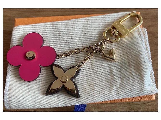 Decorazione borsa e portachiavi Louis Vuitton Blooming Flowers Rosa Gold hardware Monogramma - vista 5