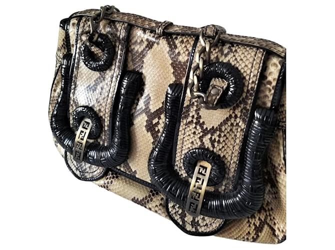 Bolsa Fendi Python "B Bag" Bege - vista 2