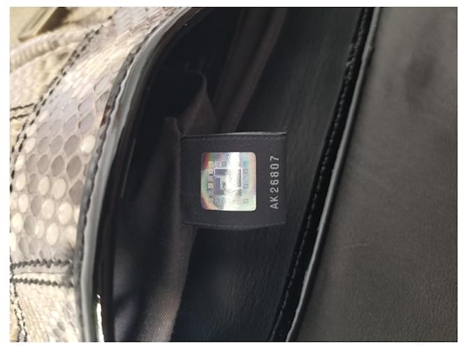 Bolsa Fendi Python "B Bag" Bege - vista 8