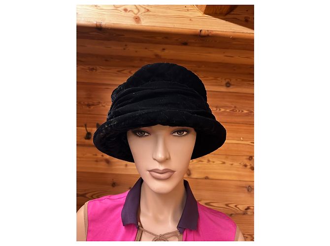 Autre Marque Cappello in velluto nero Sandra Philipps England - vista 2