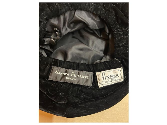 Autre Marque Cappello in velluto nero Sandra Philipps England - vista 5