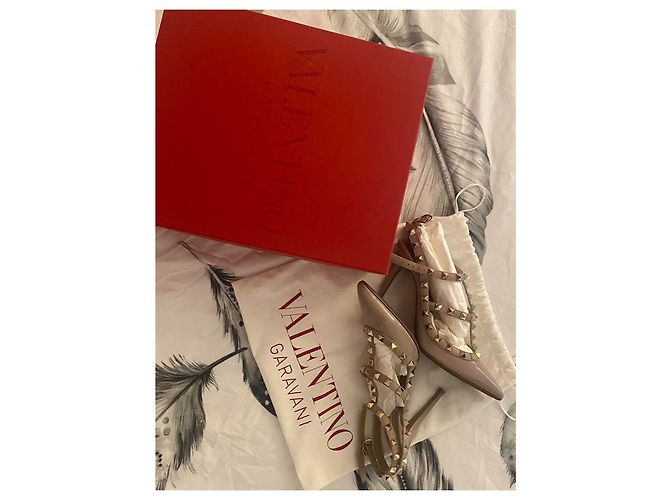 Valentino Garavani Décolleté Valentino Rockstud Beige - vista 2