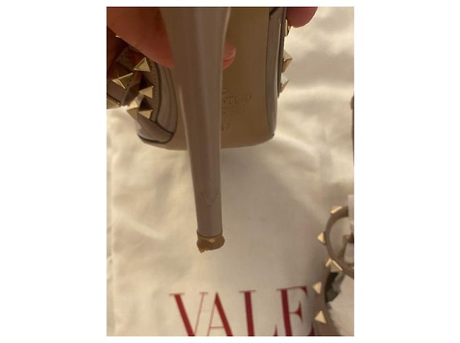 Valentino Garavani Décolleté Valentino Rockstud Beige - vista 6
