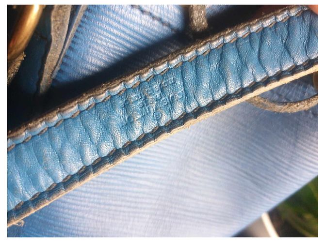 Neo Cabby Borsa a secchiello Louis Vuitton Noe in pelle Epi blu - vista 4