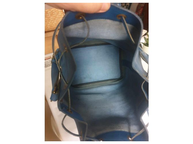 Neo Cabby Borsa a secchiello Louis Vuitton Noe in pelle Epi blu - vista 5