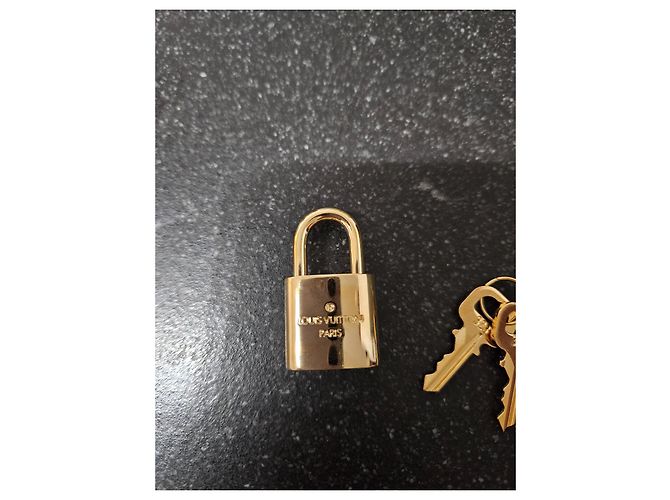 Portachiavi Louis Vuitton Cadenas Oro Metallo D'oro - vista 4