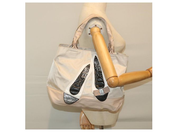 Salvatore Ferragamo Borsa A Spalla Nylon Vernice Beige Auth ti1318 - vista 24