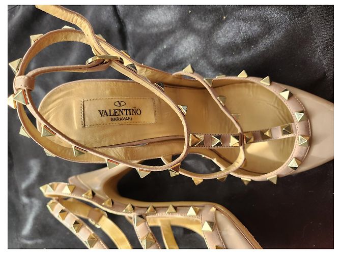 Sandali Valentino Garavani Rockstud in pelle crema Crudo - vista 14