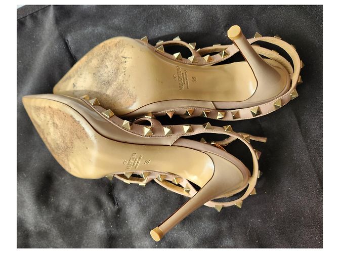 Sandali Valentino Garavani Rockstud in pelle crema Crudo - vista 17