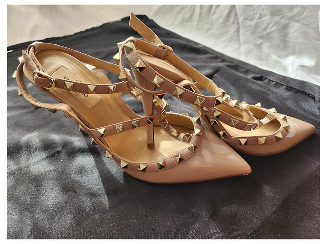 Sandali Valentino Garavani Rockstud in pelle crema Crudo - vista 3