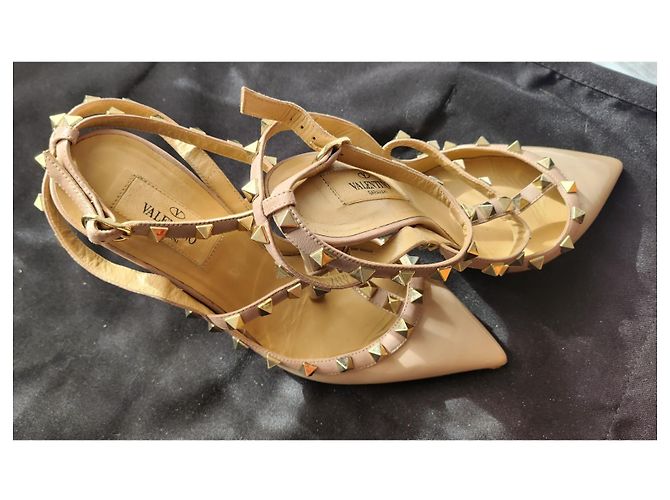 Sandali Valentino Garavani Rockstud in pelle crema Crudo - vista 5