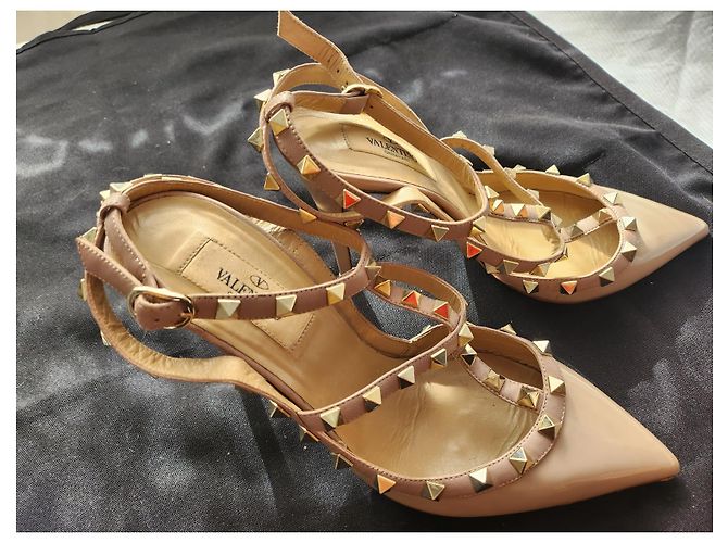 Sandali Valentino Garavani Rockstud in pelle crema Crudo - vista 6