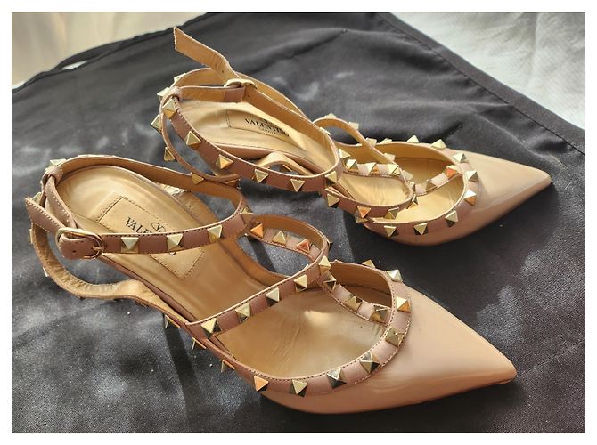 Sandali Valentino Garavani Rockstud in pelle crema Crudo - vista 8