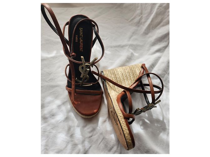 Sandali con zeppa Yves Saint Laurent Cassandre marroni in pelle Marrone scuro - vista 14