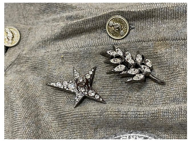 Chanel Cardigan aus Kaschmir Grau - Ansicht 3