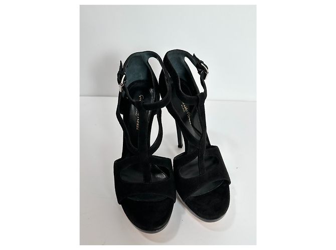 Sandali Gianvito Rossi in scamosciato nero - vista 2