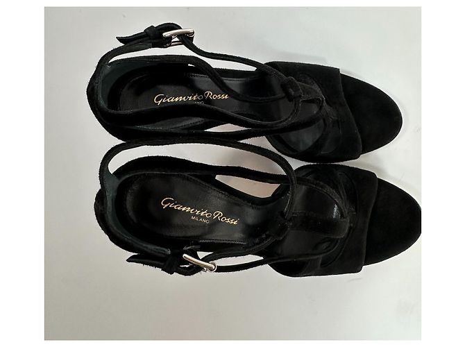 Sandali Gianvito Rossi in scamosciato nero - vista 3